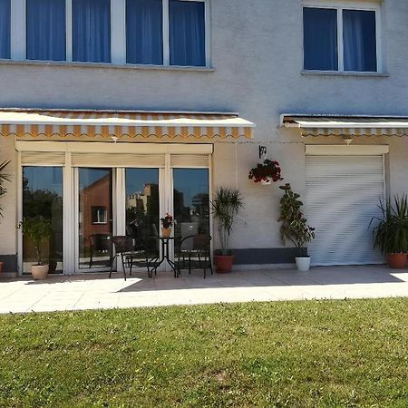 Homy Apartment In Buda, With Safe Garage And Terrace Budapeste Exterior foto